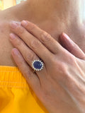 Cabochon Sapphire Diamonds 18 Carat White Gold Pompadour Ring
