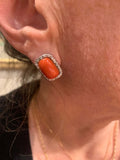 Paire Puces d’Oreilles Cabochons De Corail Diamants Or Gris 18 Carats
