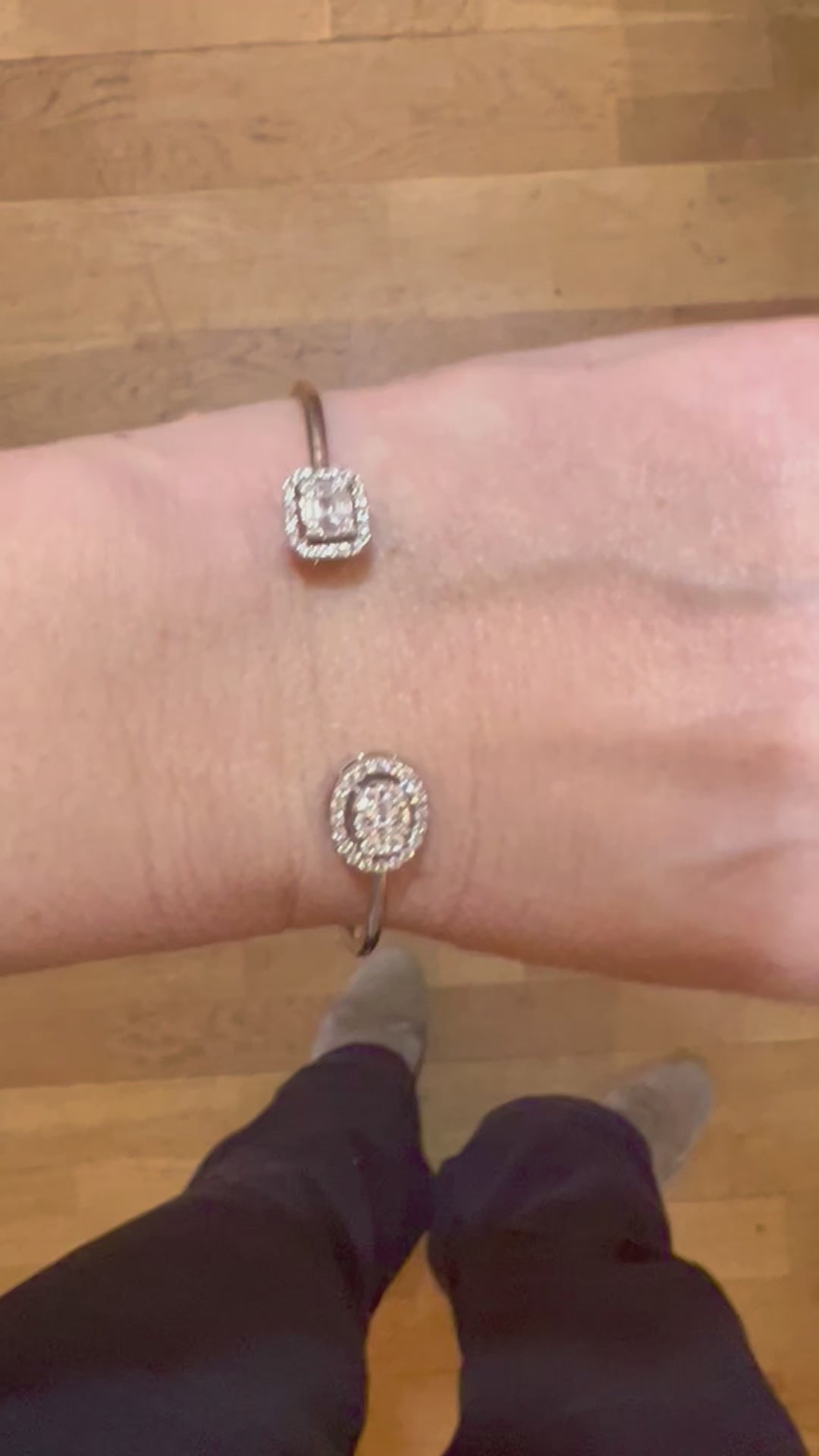 Diamonds 18 Carat White Gold Open bracelet