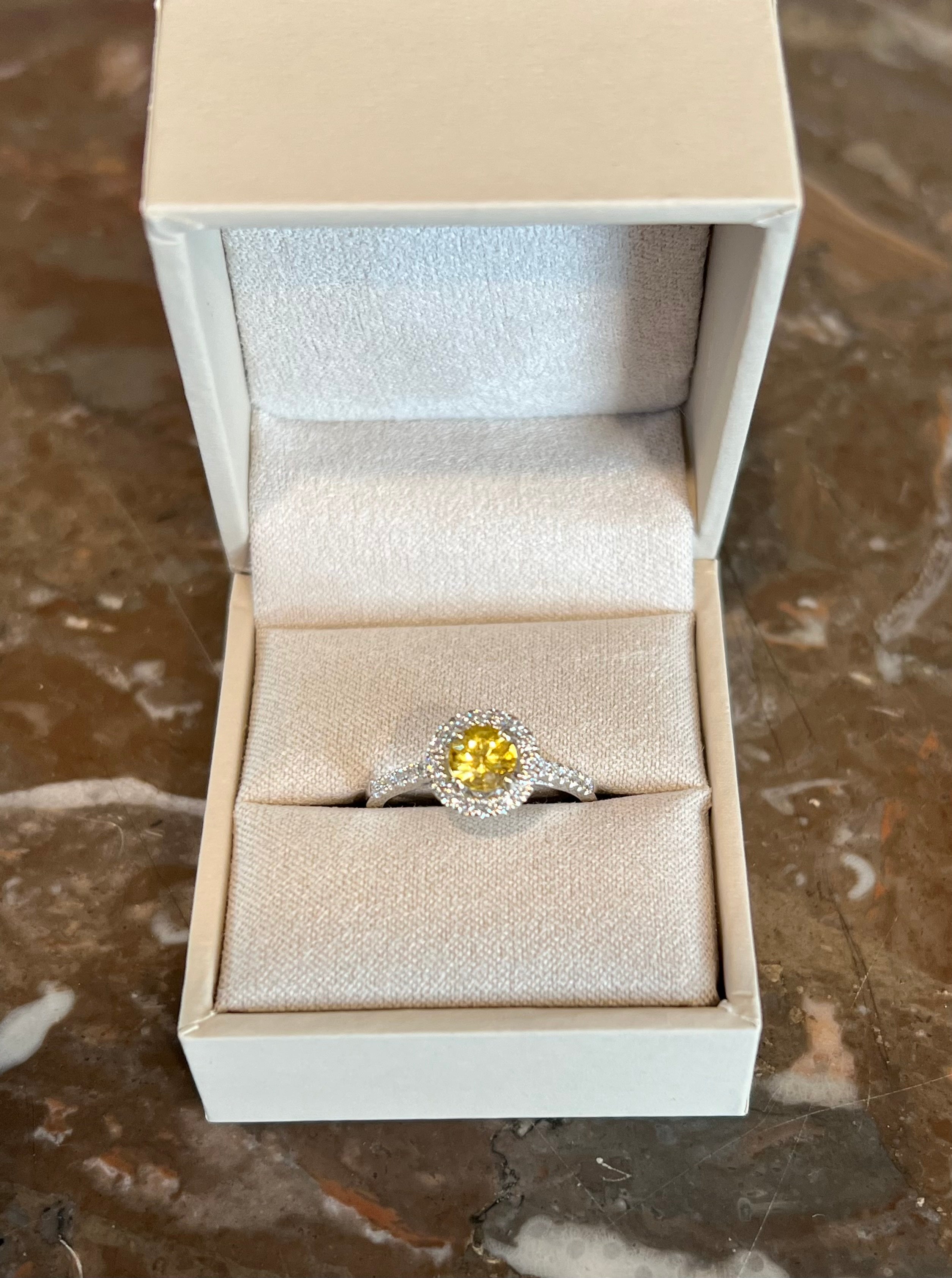 0.67 Carats Yellow Sapphire Diamonds 18 Carat White Gold Marguerite Ring