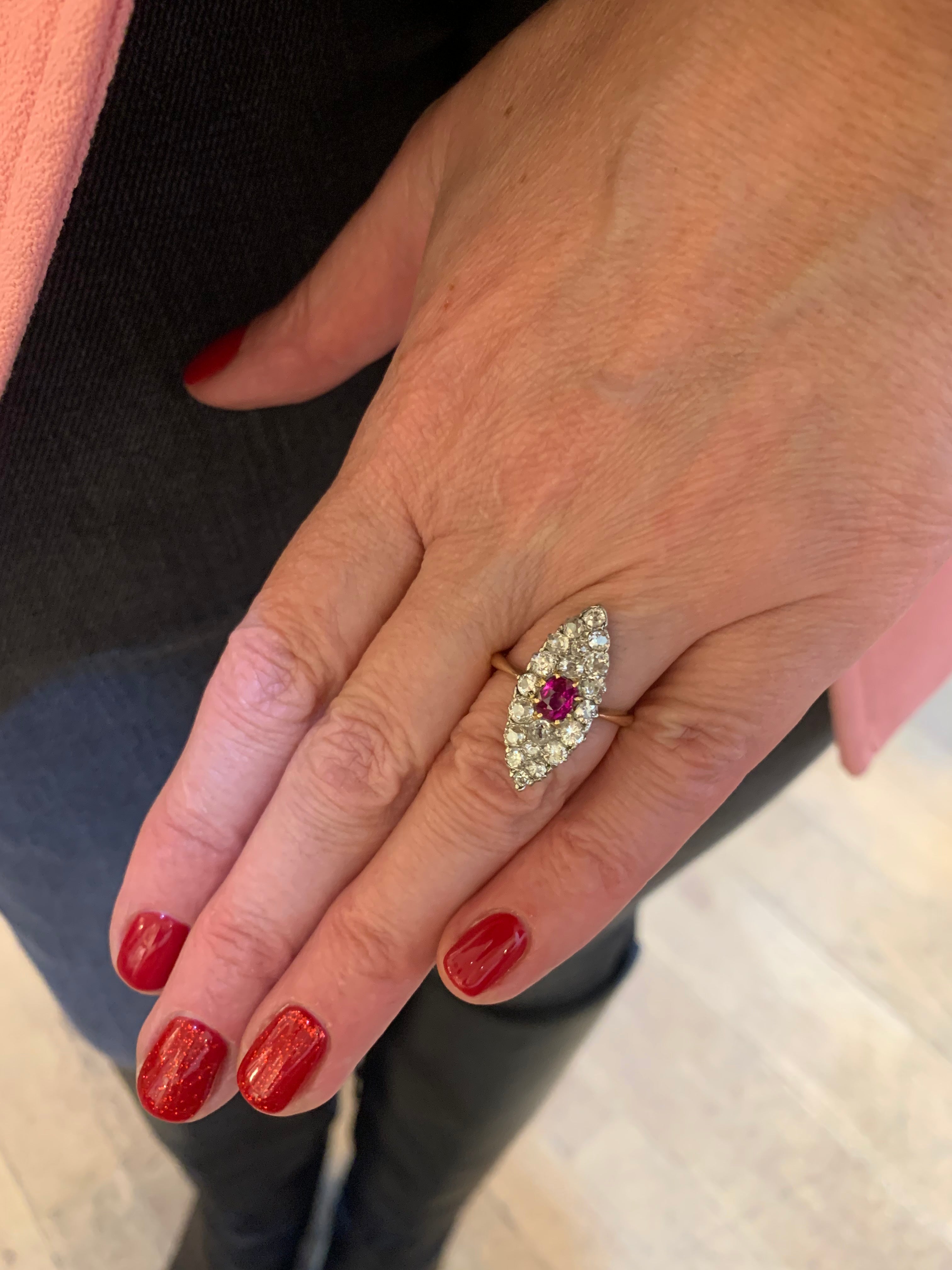 Bague Marquise Rubis 1.10 carat & Diamants 0.86 carat 