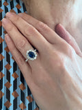 Bague Pompadour Saphir 1.92 Carats Diamants Or Gris 18 Carats