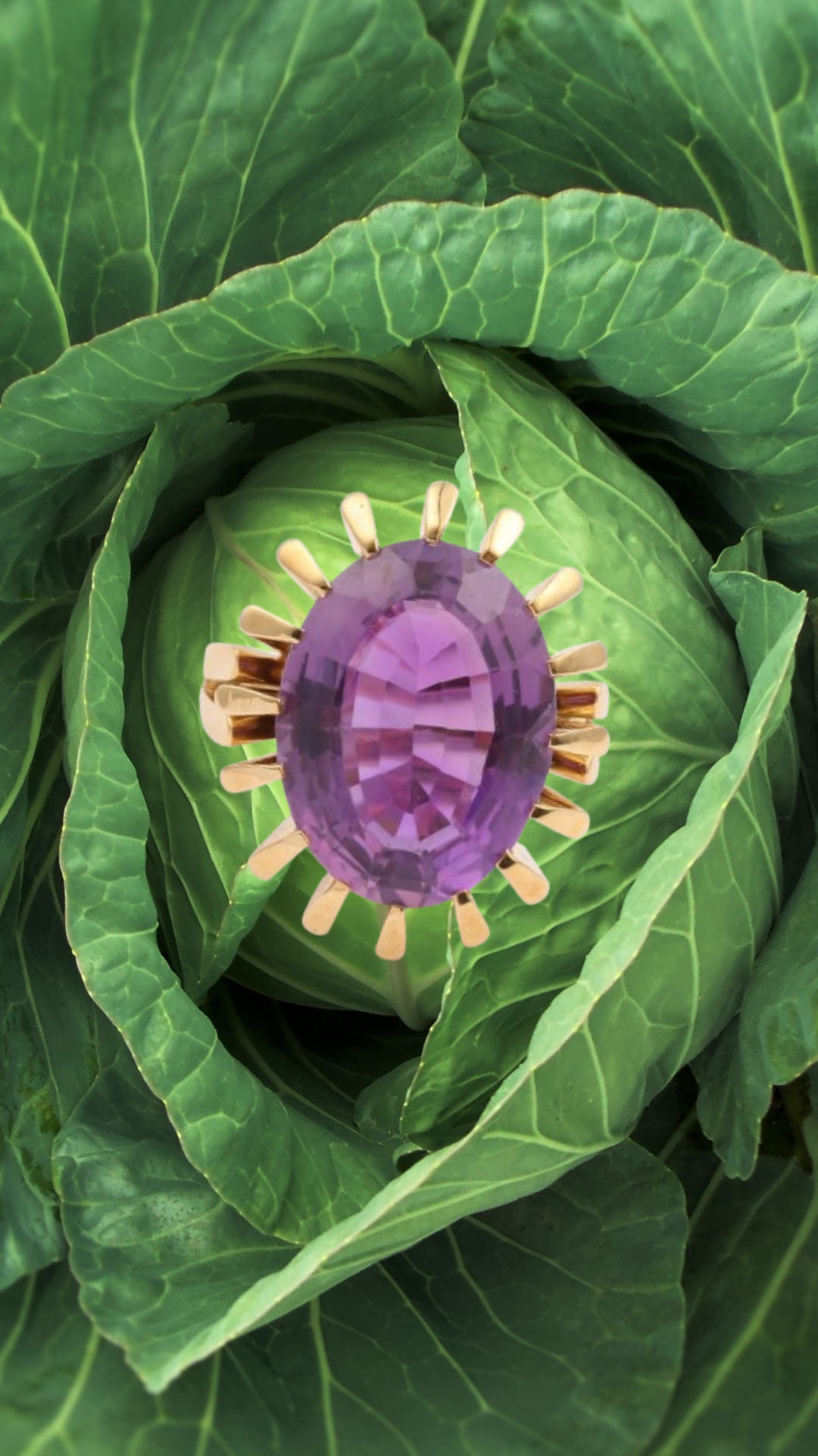 14 Carats Amethyst 18 Carats Yellow Gold Cocktail Ring