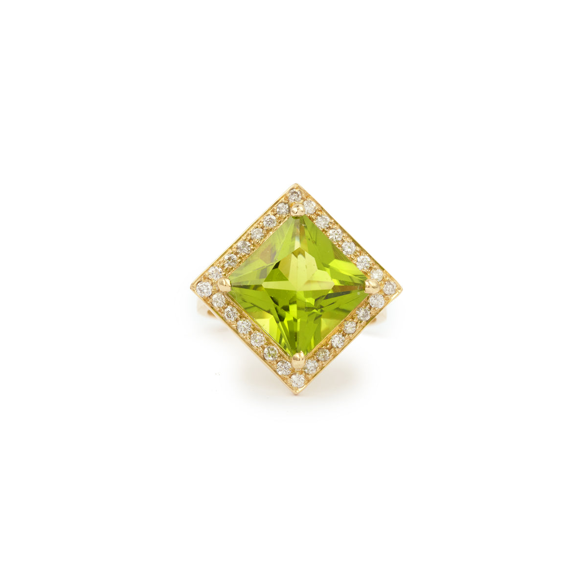 6.13 carats Peridot 0.50 Carats Diamonds 18 Carats Yellow Gold Ring
