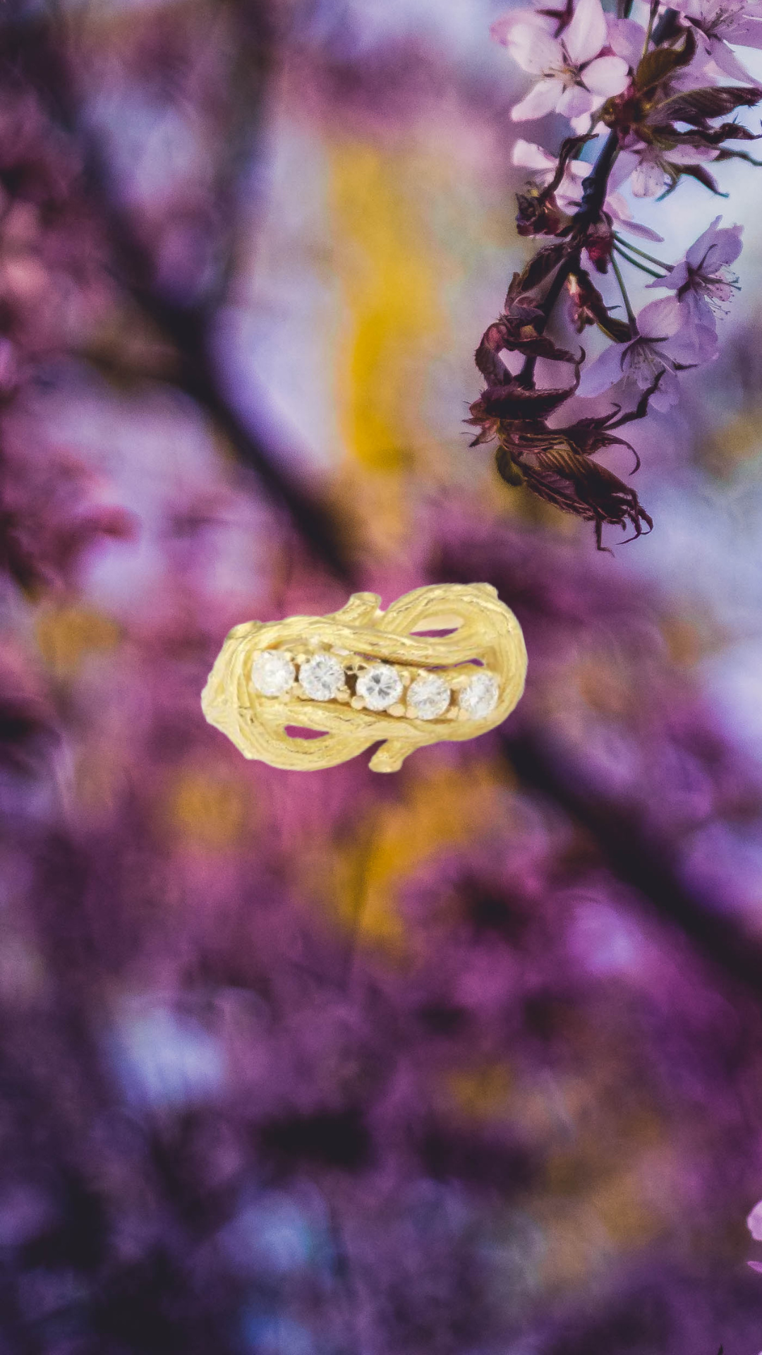Vintage Diamonds 18 Carat Yellow Gold Wooden Branch Ring