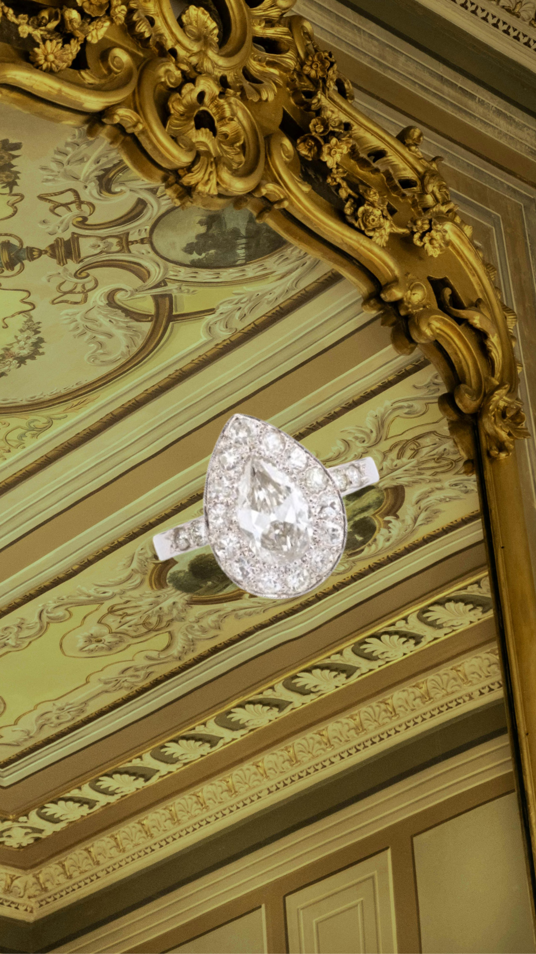 Bague Diamants Poire 1.90 Carats Platine Or Gris 18 Carats