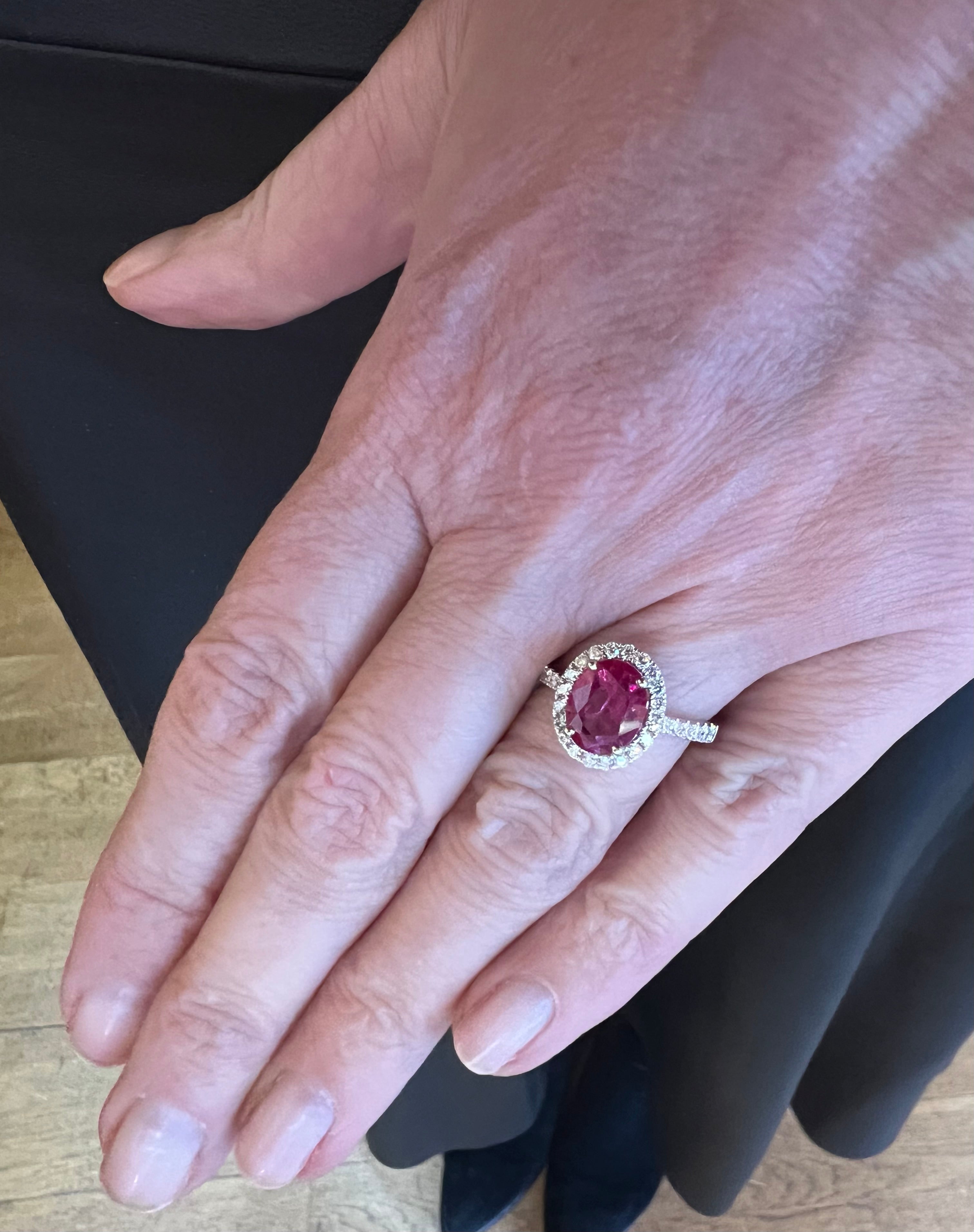 Bagues de fiancailles Bague Rubis Birmanie Diamants Or Gris. Les Pierres de Julie