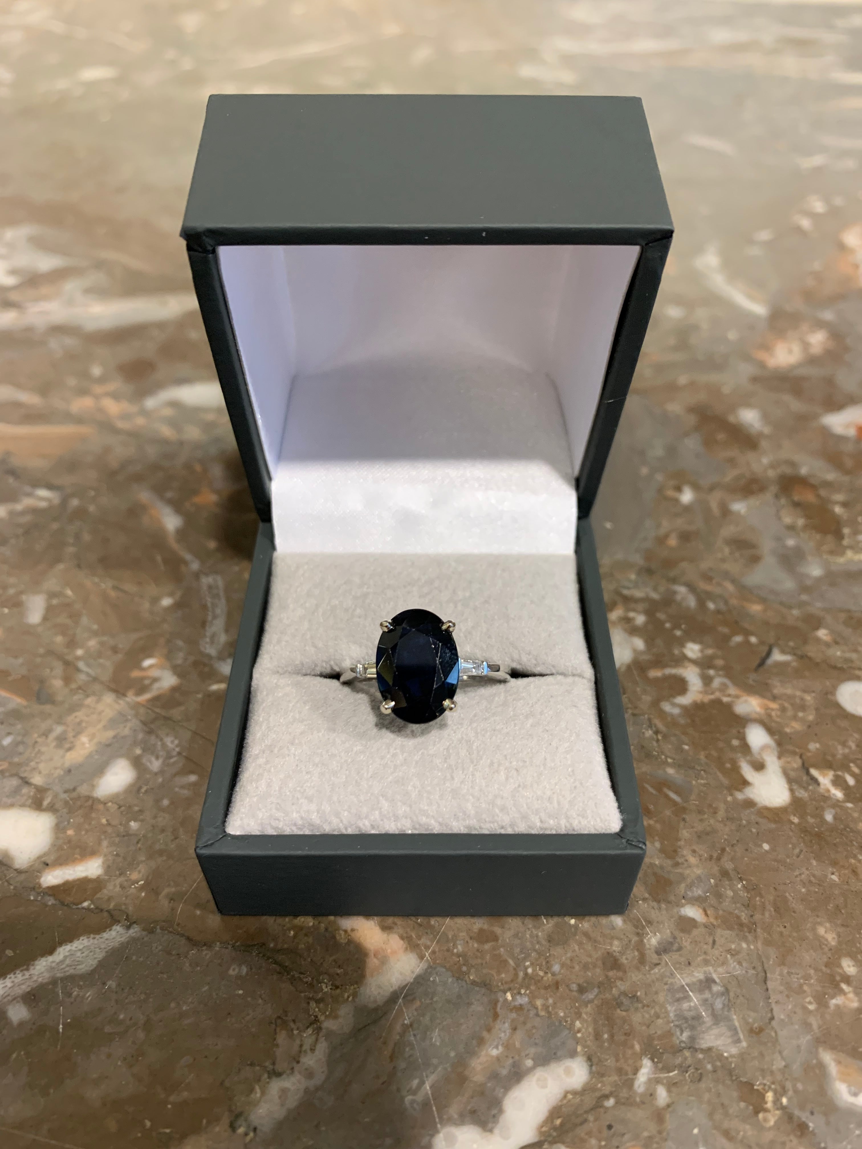 4.47 Carats Sapphire Diamonds 18 Carats White Gold Ring