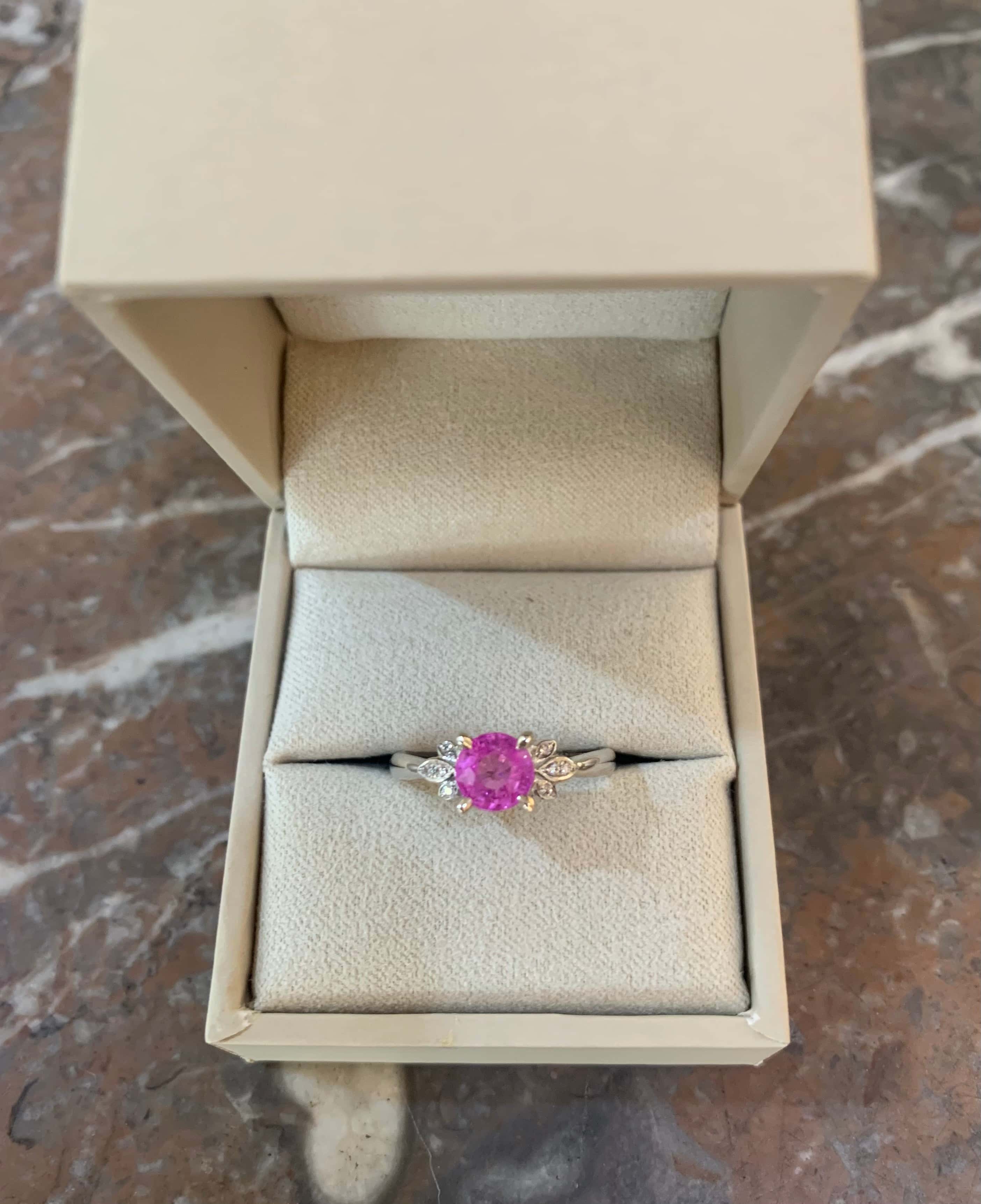 Bague Saphir Rose 1.20 Carats Diamants Or Gris 18 Carats