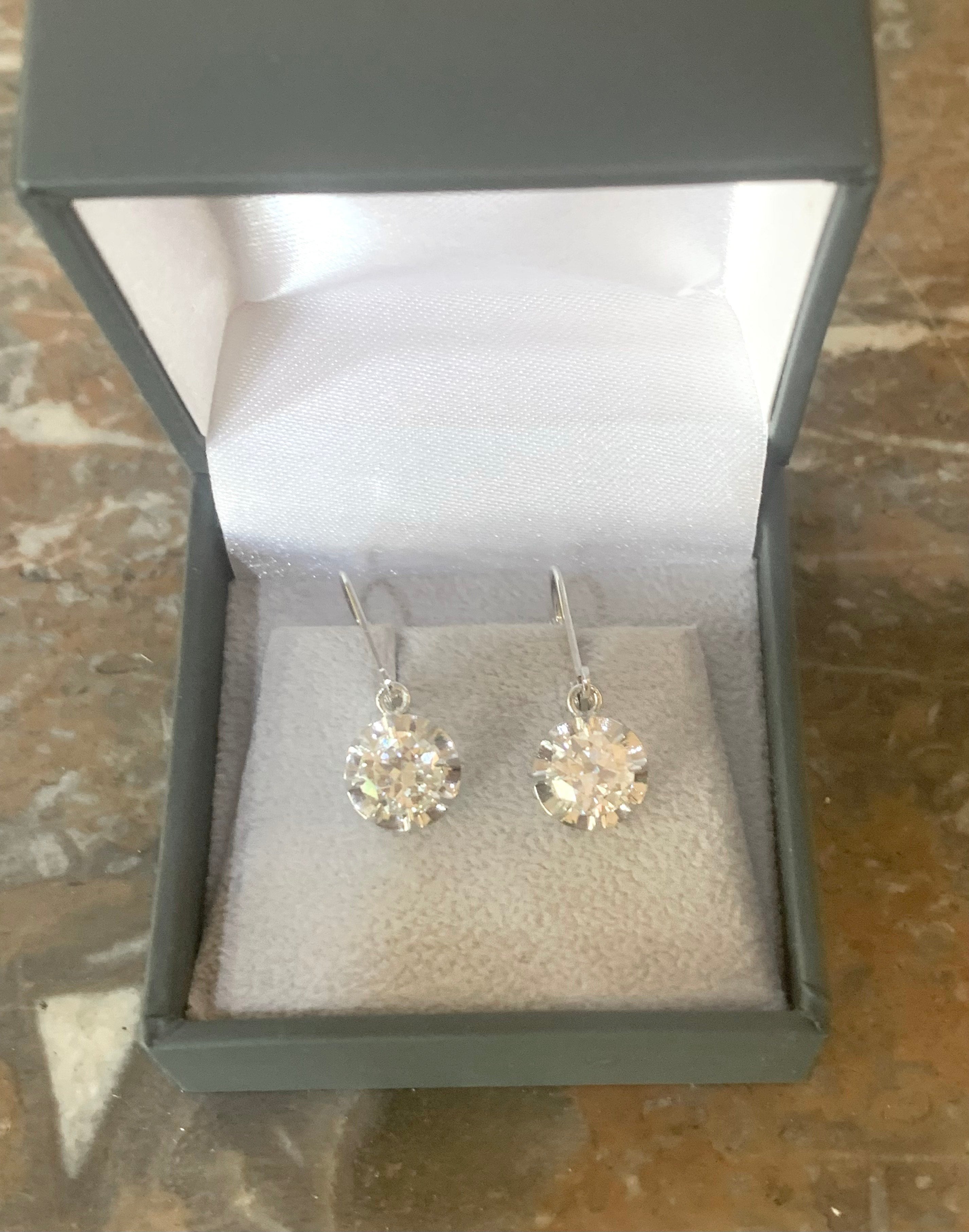 Boucles d'Oreilles en OR Jaune et DIAMANT Dormeuses style Boucles d'Oreilles en OR Jaune et DIAMANT Dormeuses style