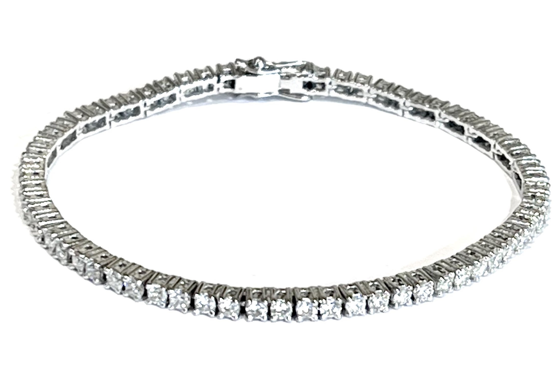 Bracelet Tennis 3.25 Carats Diamants Or gris 18 Carats