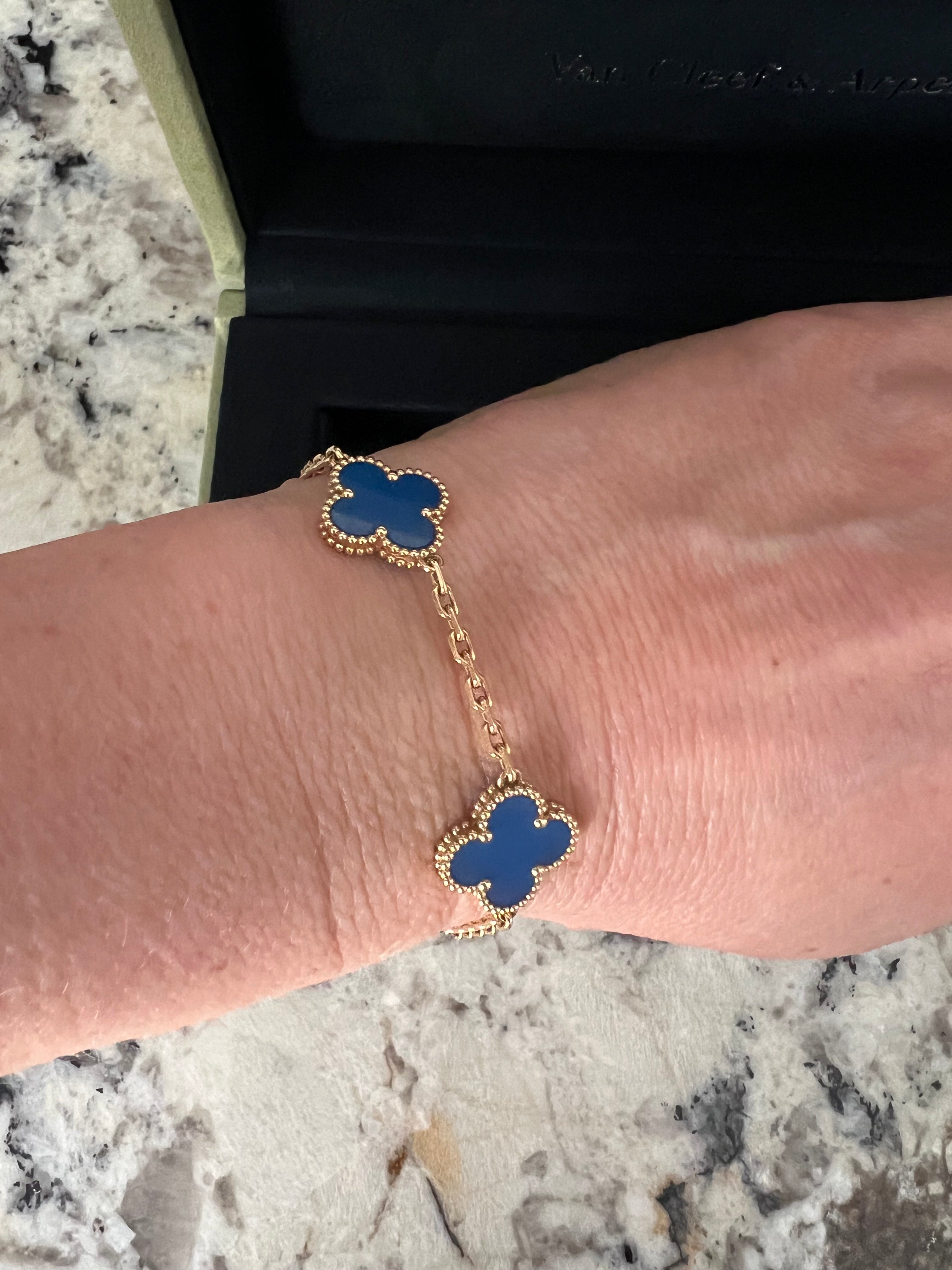 Bracelet Van Cleef & Arpels Vintage Alhambra 5 Motifs Agate Bleue Or Jaune 18 Carats