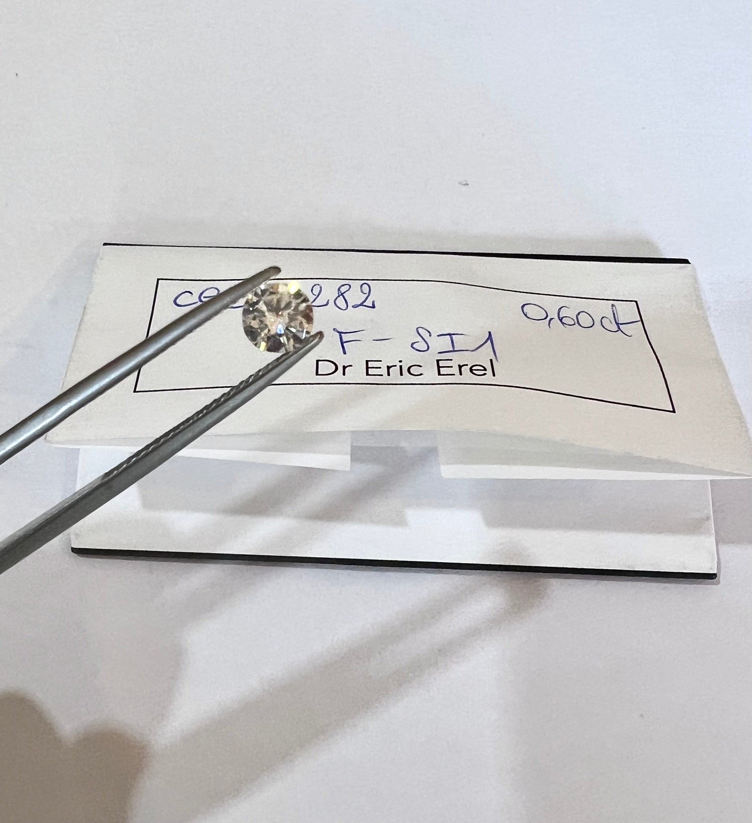 Bague Marguerite Diamants 0.60 Carats F SI Or Gris 18 Carats (Certificat)