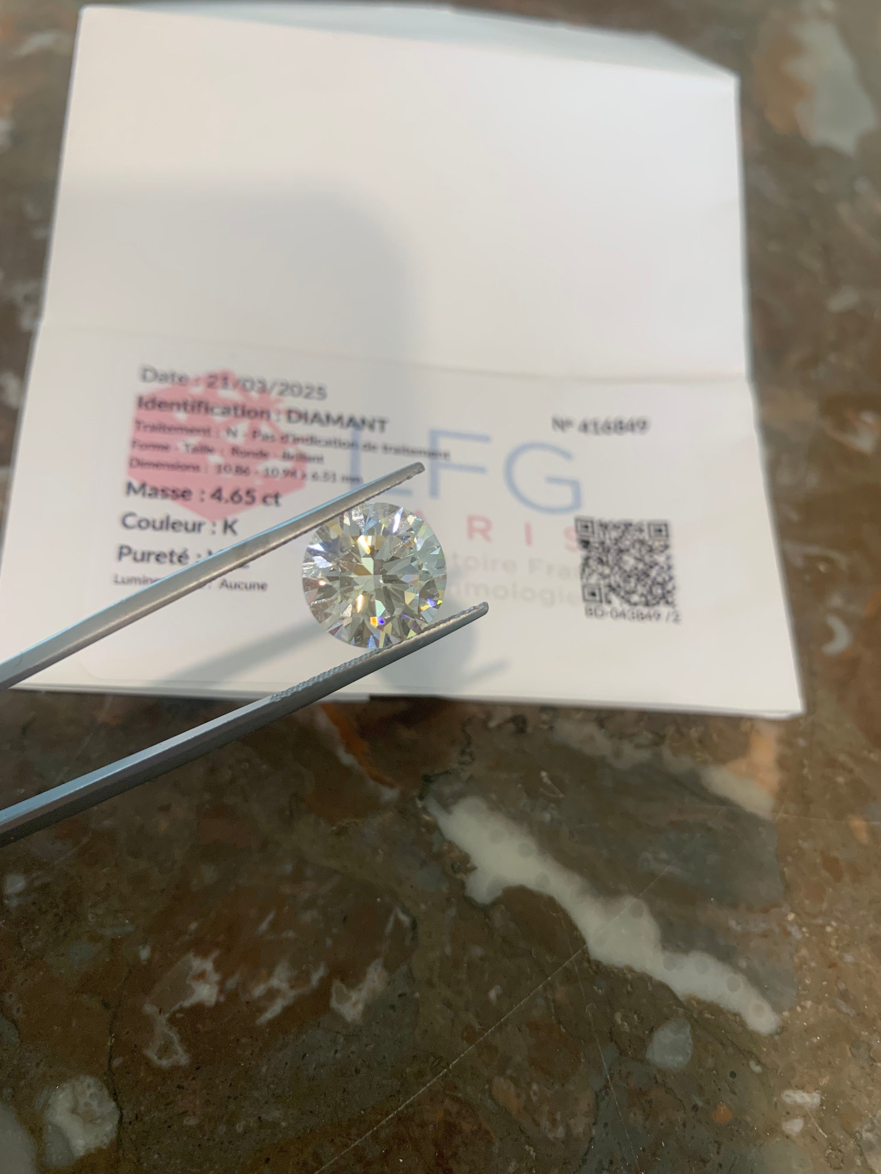 Diamant 4.65 Carats (Certificat LFG)