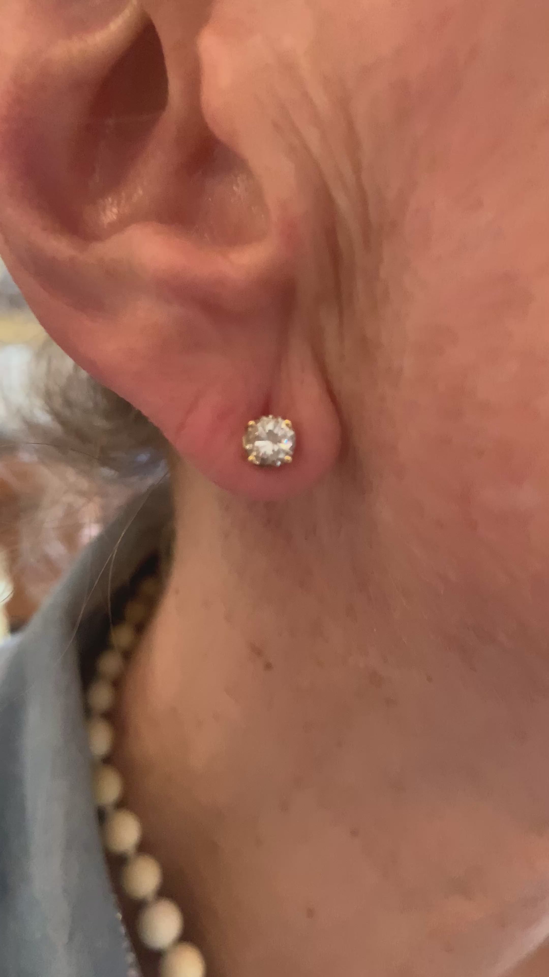 Clous d'Oreilles Diamants 0.80 Carats Or Jaune 18 Carats