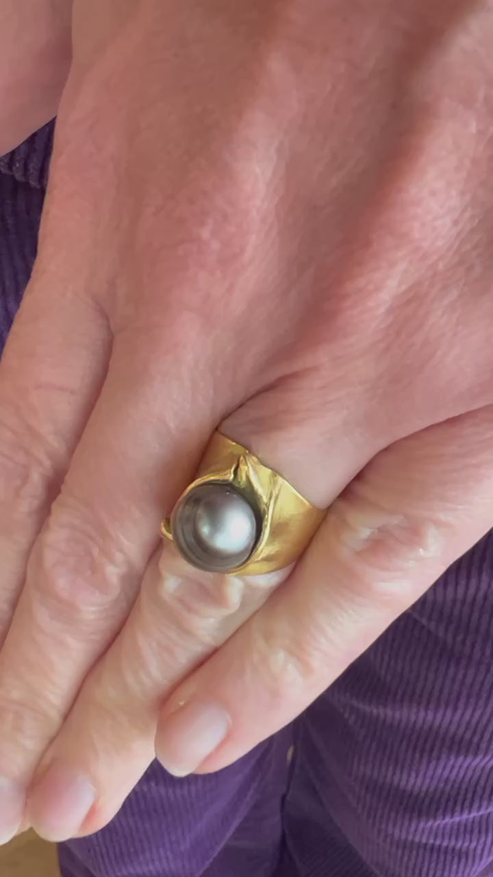 Fernand Demaret Tahitian Pearl 18 Carat Yellow Gold Ring