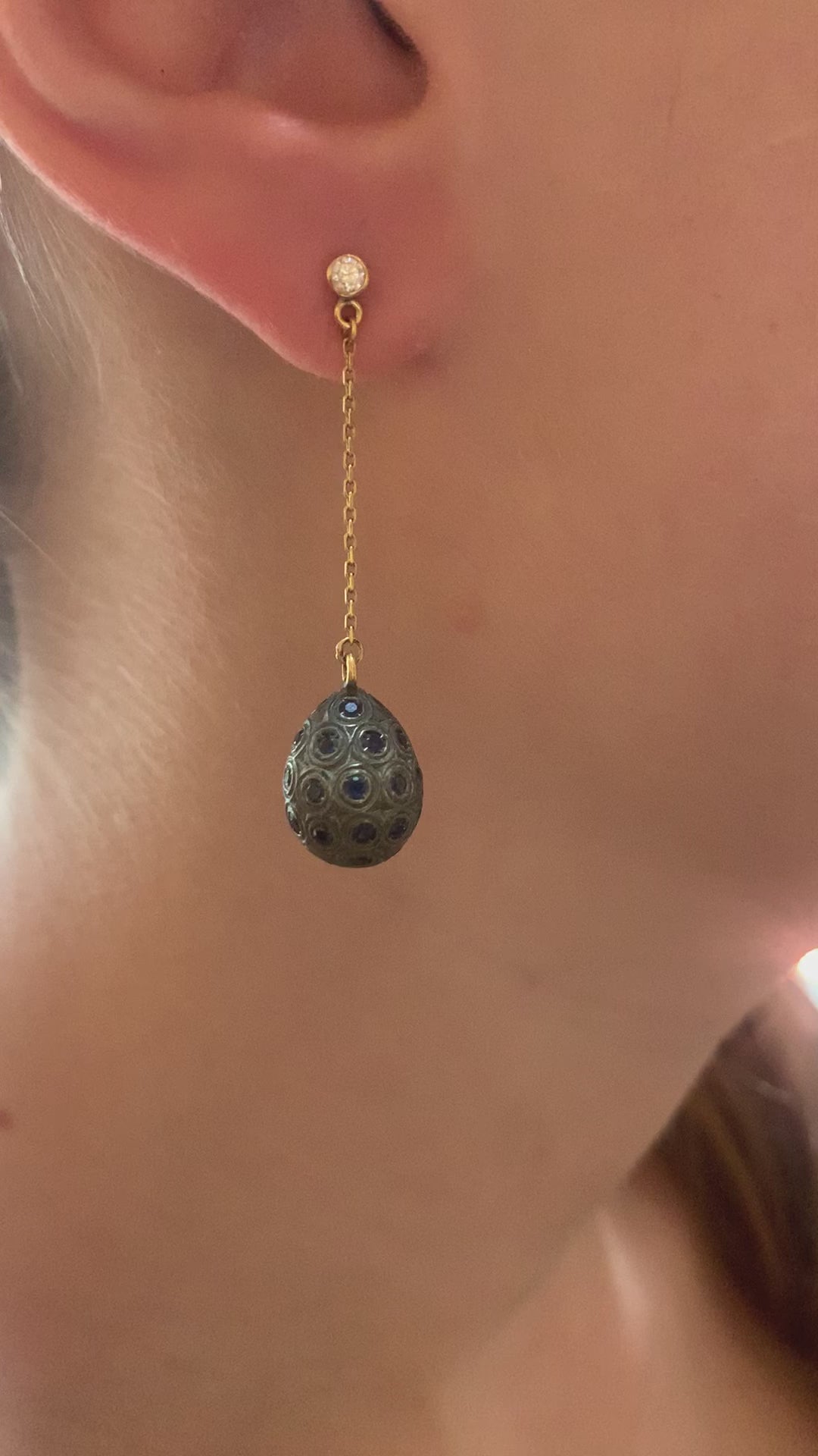 Boucles d’Oreilles Gouttes pavées Saphirs Diamants Or 18 Carats