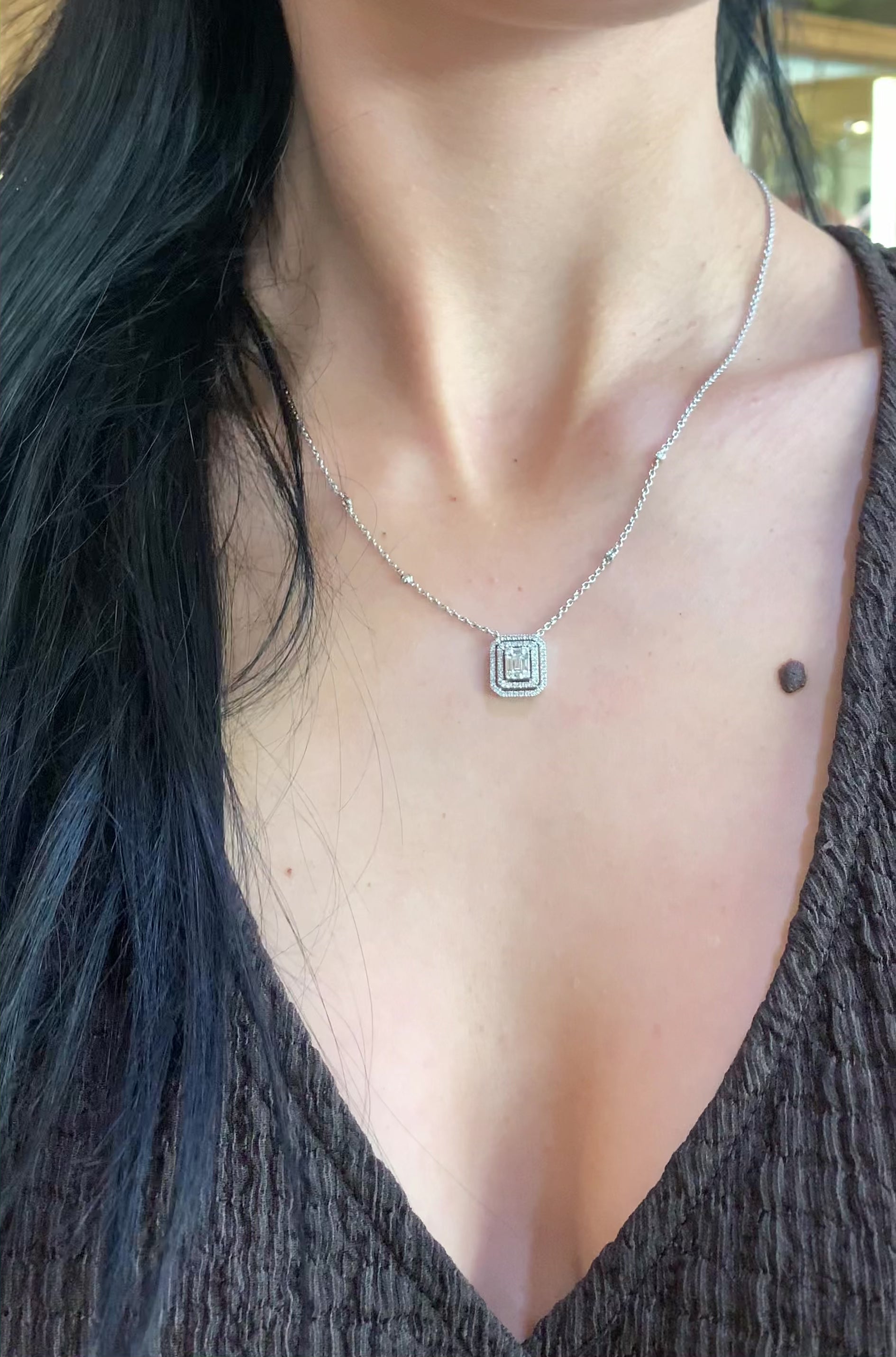 Collier Diamants Effet Taille Emeraude Or Gris 18 Carats