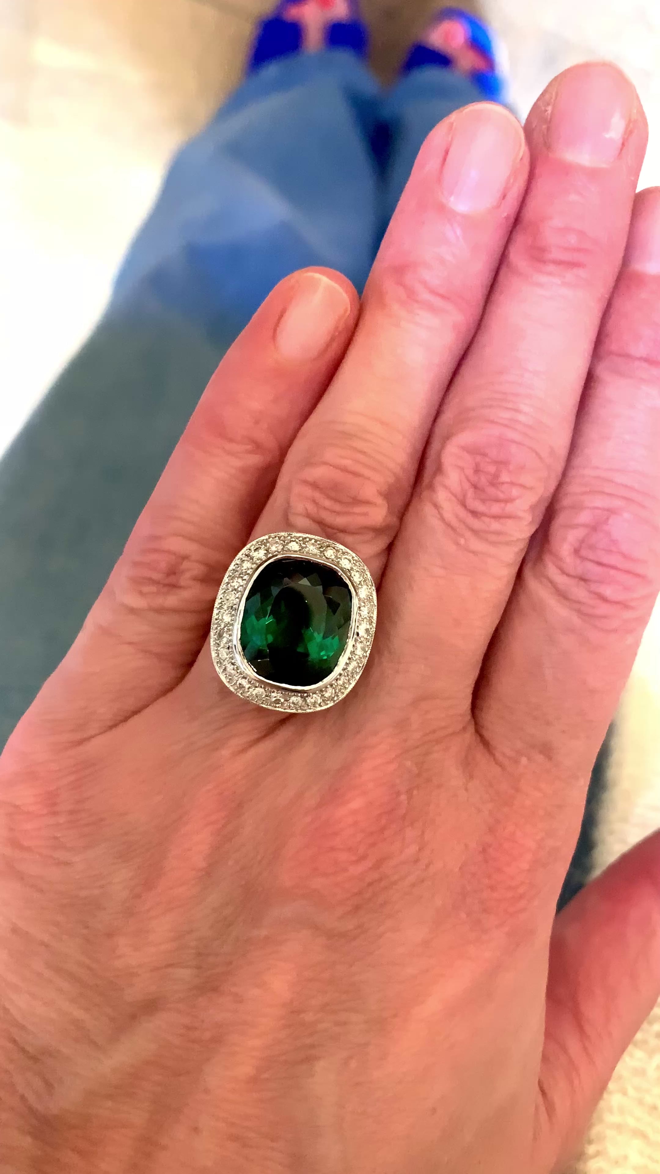Bague Tourmaline Verte 8 Carats Diamants Or Gris 18 Carats