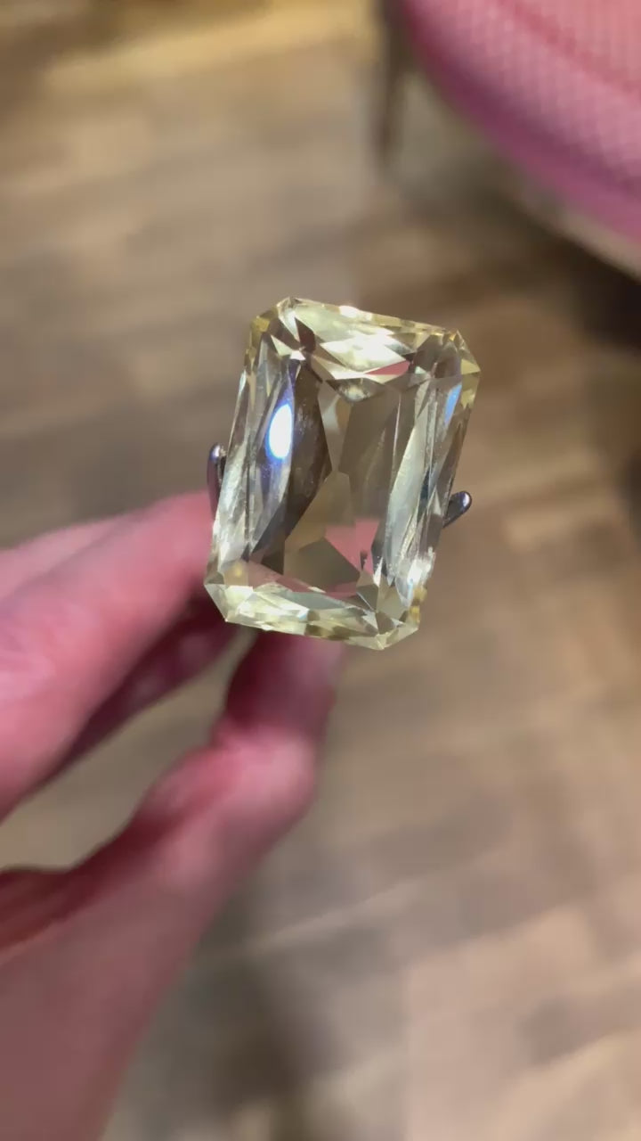 Citrine 46 Carats Taille Rectangle à Pans Coupés