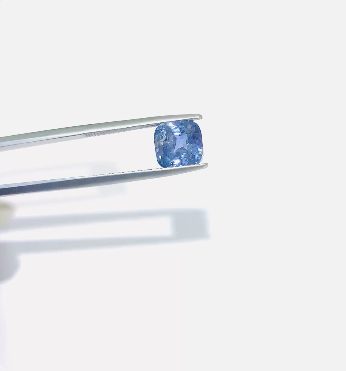 Saphir Madagascar Coussin Non Chauffé 3.53 Carats (Certificat)