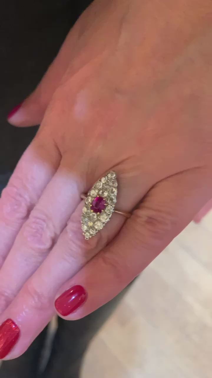 Bague Marquise Rubis Birman Diamants Platine Or Jaune 18 Carats