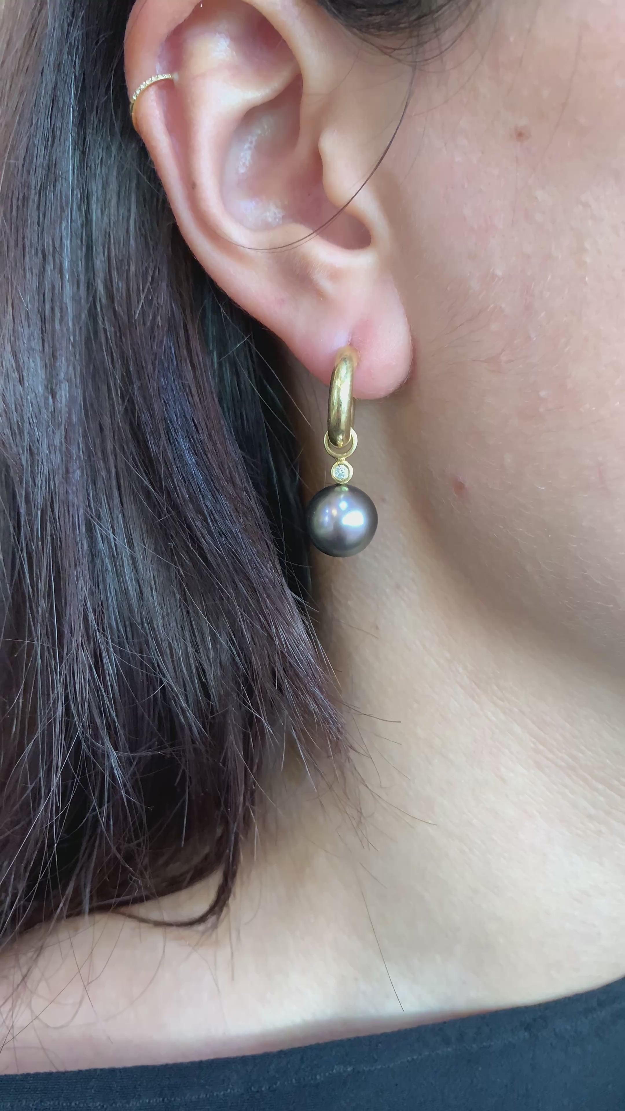 10mm Tahitian Pearls 18 Carats Yellow Gold Hoop Earrings