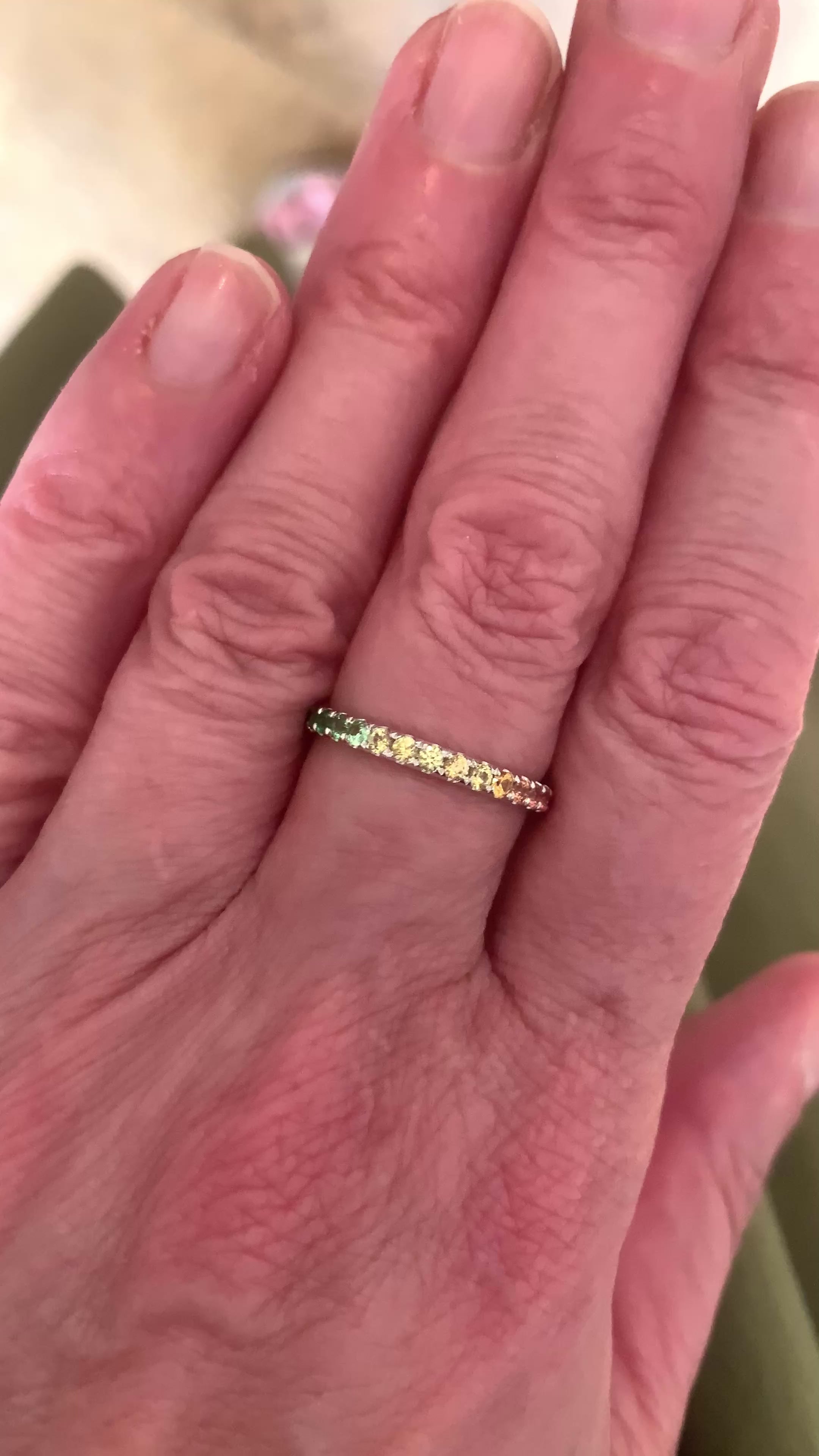 Alliance Tour Complet Saphirs Arc-En-Ciel Or Gris 18 Carats
