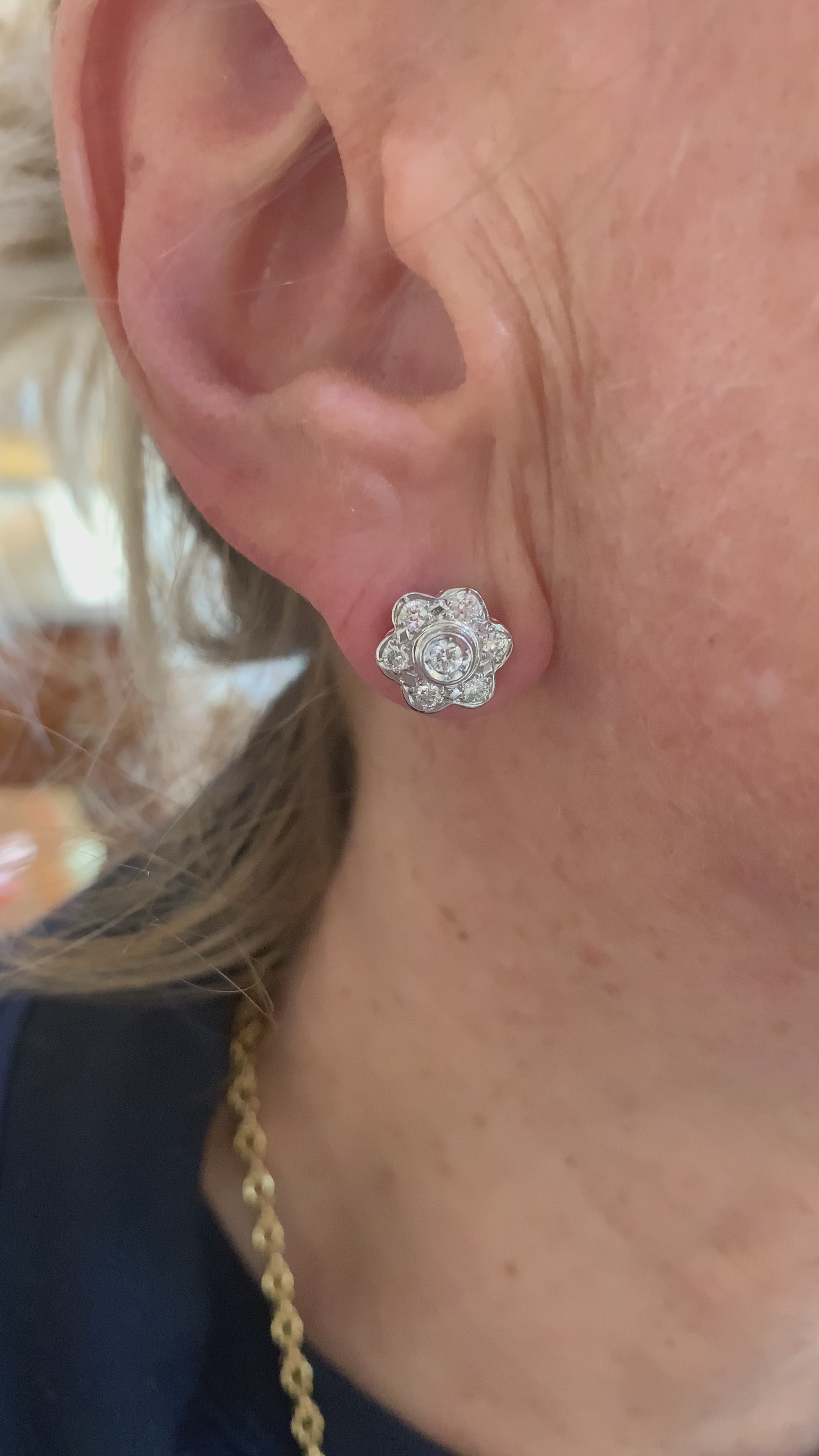 Boucles d'Oreilles Marguerite Diamants 1 Carat Or Gris 18 Carats