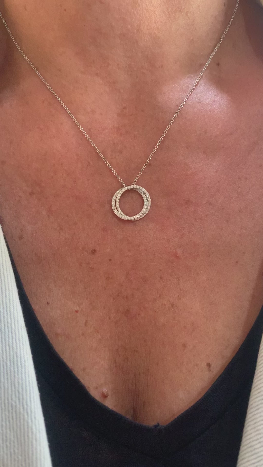 Collier Deux Cercles Pavage Diamants Or Gris 18 Carats