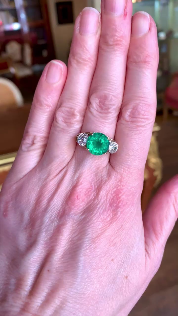 Certified 4.35 Carats Ethiopian Emerald Diamonds 18 Carats Yellow Gold Platinum Ring