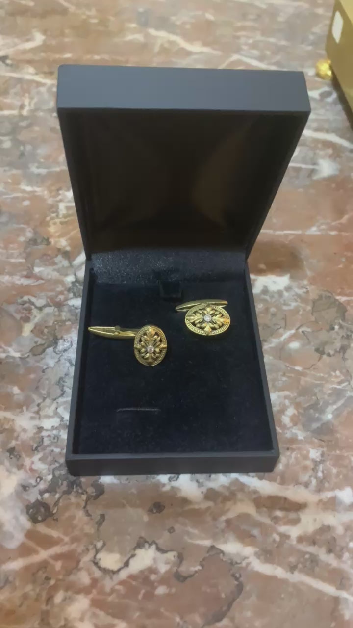 Boutons de Manchettes Anciens Feuilles de Chêne Diamants Or Jaune 18 Carats