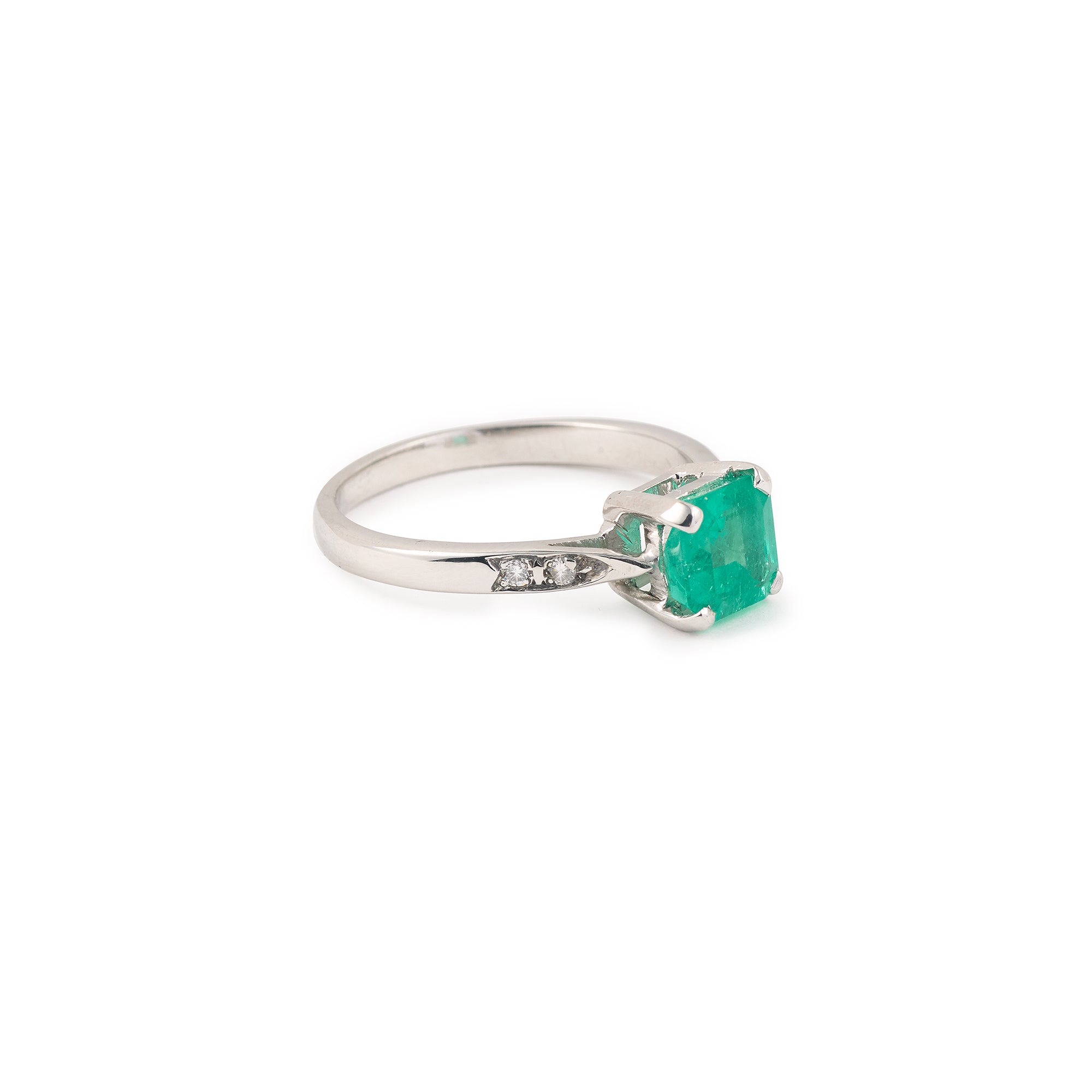 Certified 1.36 Carats Colombian Emerald Diamonds 18 Carats White Gold Ring