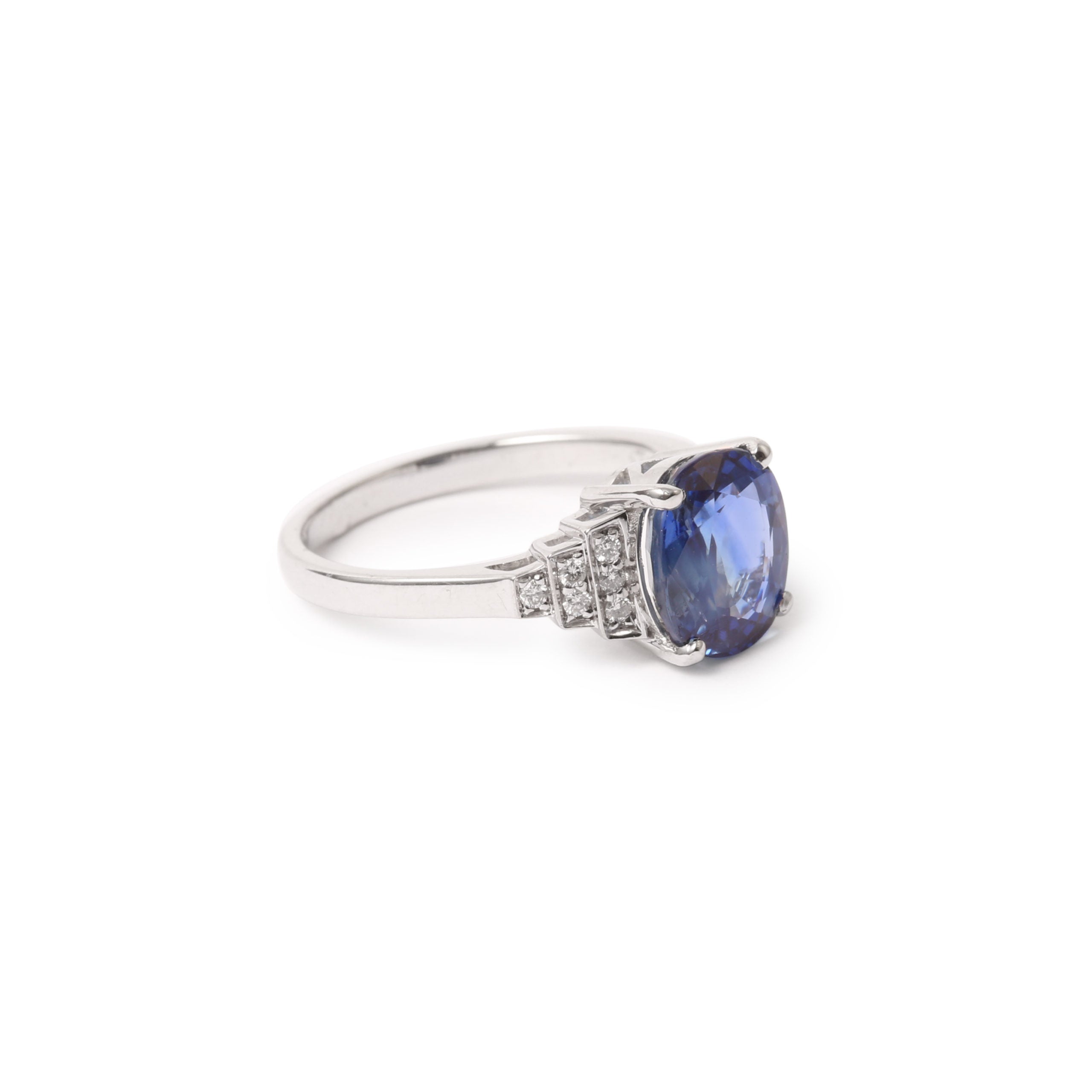 3.08 Carats Ceylon Sapphire Diamonds 18 Carats White Gold Ring