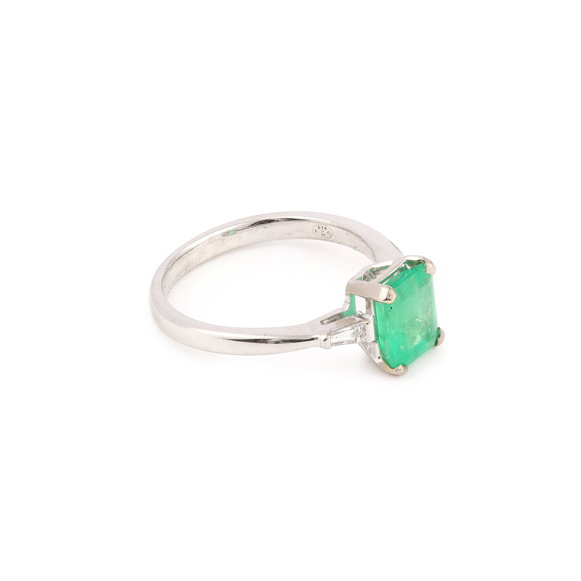1.43 Carats Colombian Emerald Diamonds 18 Carats White Gold Ring