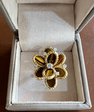 Bague Fleur Cabochon Oeil De Tigre Diamants Or Jaune 18 Carats, Attribuée à Fred Paris