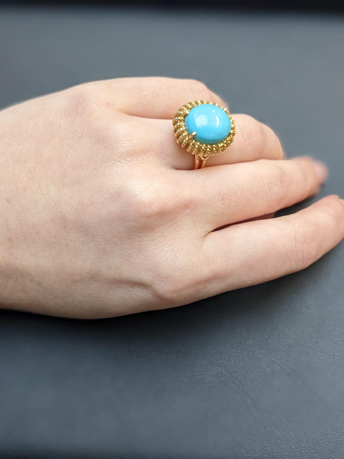 Vintage Sea Urchin Shaped Turquoise Cabochon 18 Carat Yellow Gold Ring