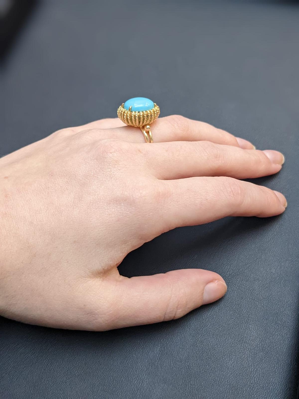 Vintage Sea Urchin Shaped Turquoise Cabochon 18 Carat Yellow Gold Ring