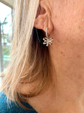 Boucles d’Oreilles Dormeuses Noeuds Diamants Or Gris 18 Carats