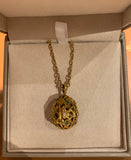 Pendentif Œuf Ajouré Emeraudes Diamants Or Jaune 18 Carats