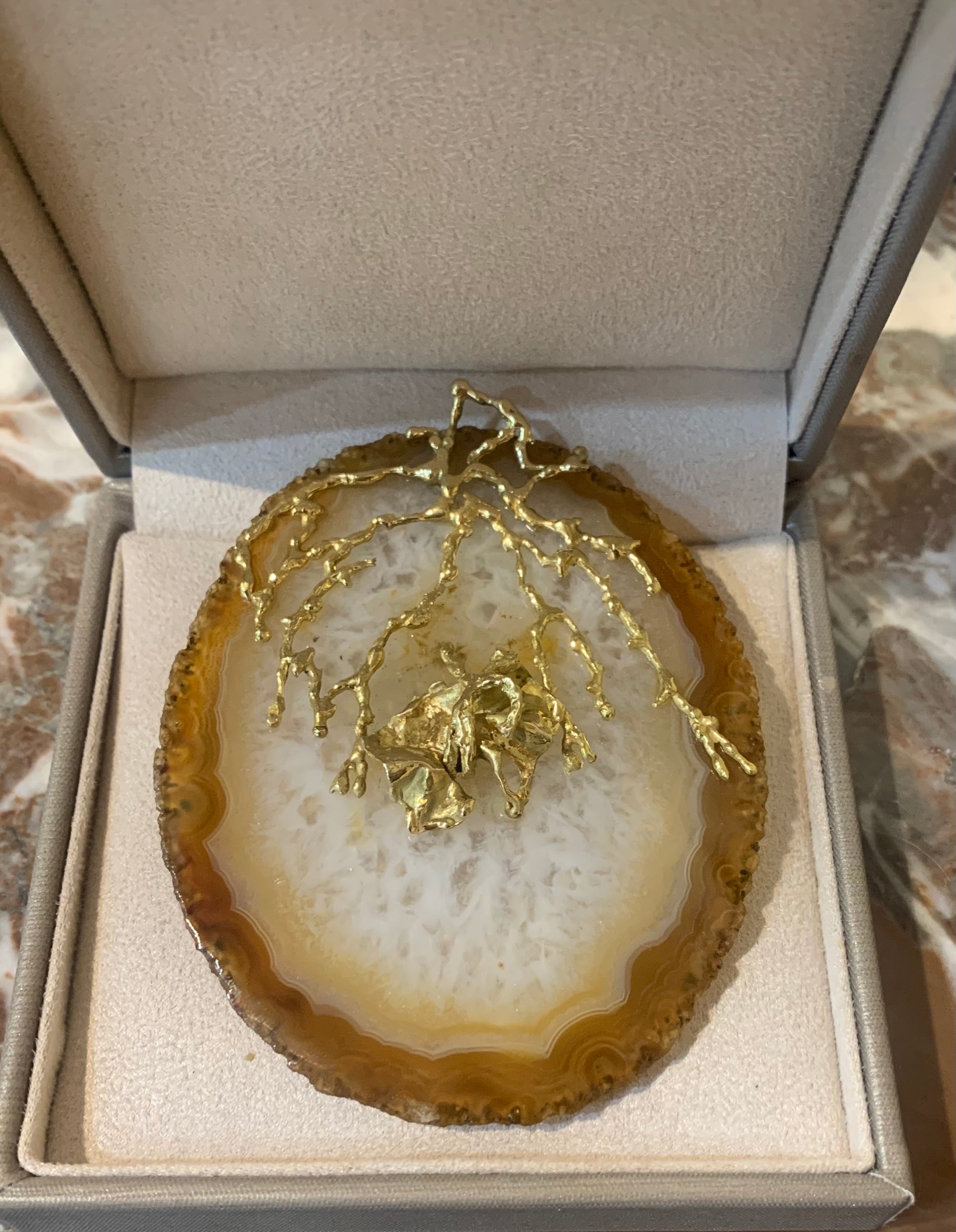 Vintage Agate 18K Yellow Gold Pendant