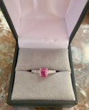 Bague Saphir Rose Rectangle Coussin 0.67 Carats Diamants Or Gris 18 Carats (Certifié)