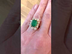 Certified 4.21 Carats Brazilian Emerald Diamonds 18 Carats White Gold Pompadour Ring